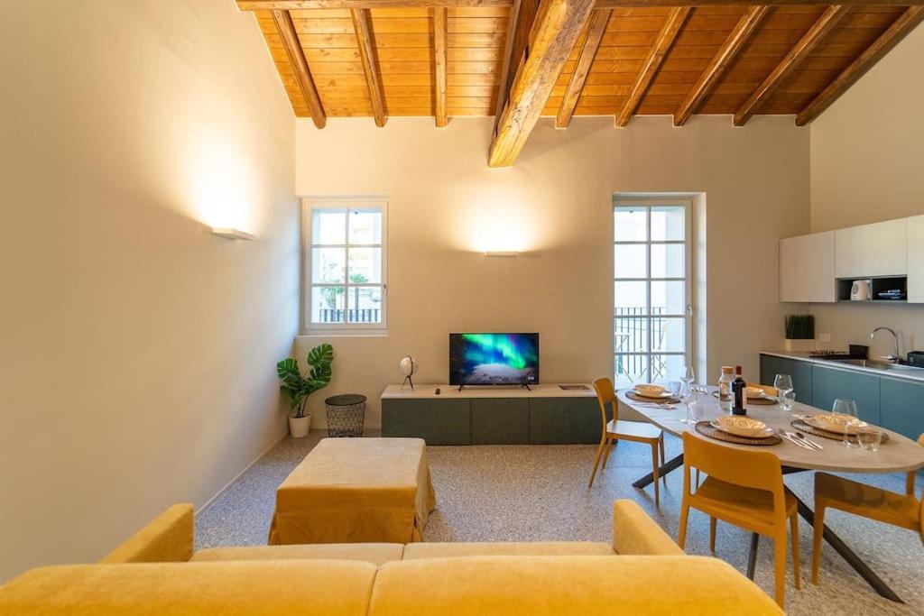 科莫Elegante Loft A 200 A Metri Dal Duomo公寓 外观 照片